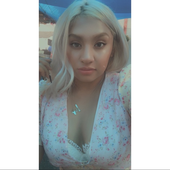 - Your friendly posher Ash - Picture 2 of 10